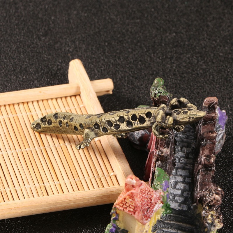 Adorno creativo de salamandra  - Office Desk Tech Accessories reseña y precio